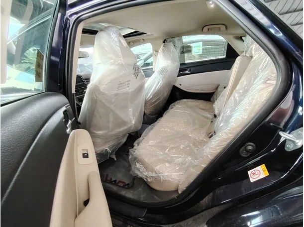 Car image 20