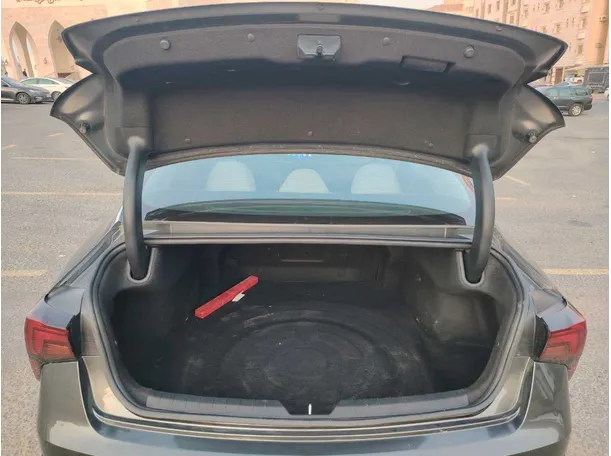 Car image 22