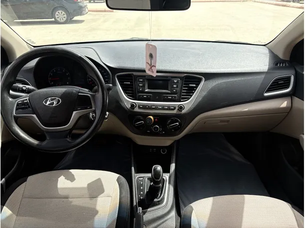 Car image 18