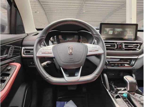 Car image 25