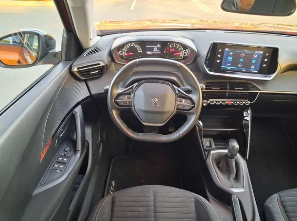 Car image 18