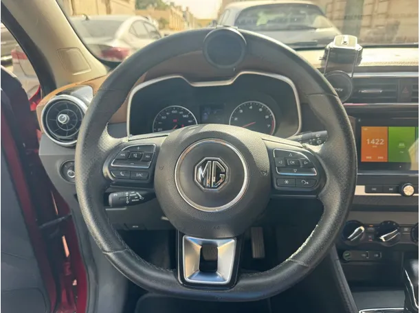 Car image 17