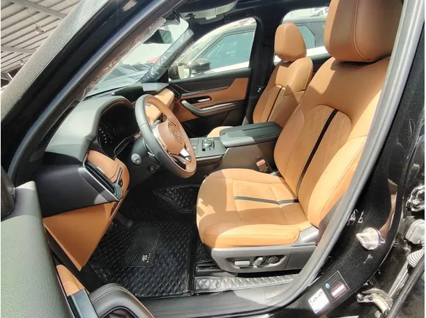 Car image 16