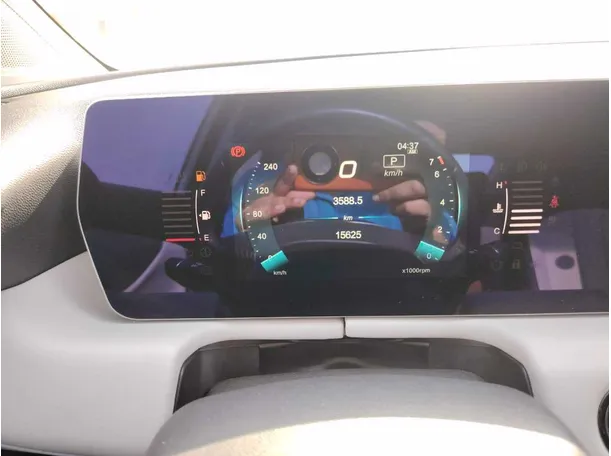 Car image 35