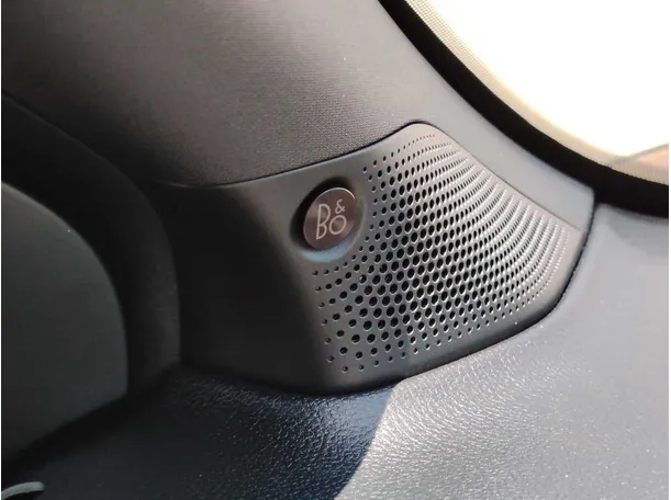 Car image 33