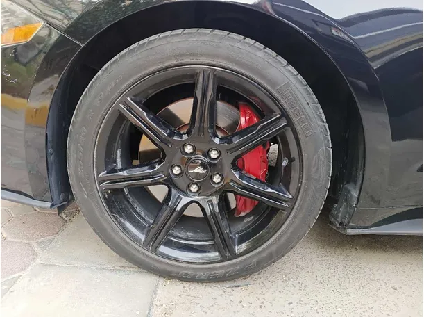 Car image 9