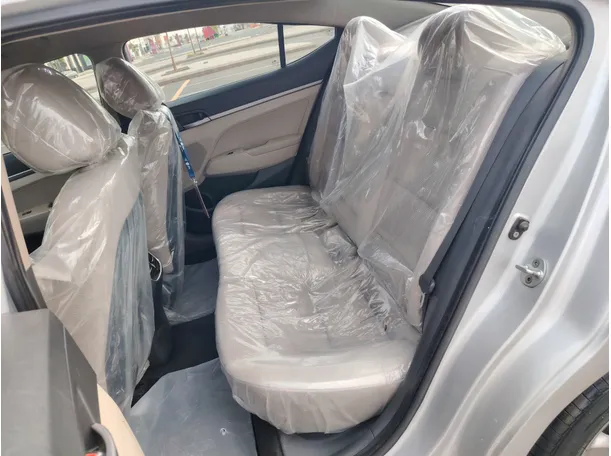 Car image 15
