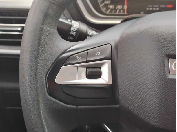 Car image 25