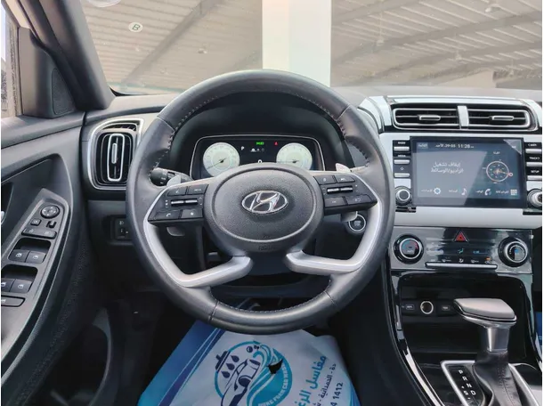 Car image 25