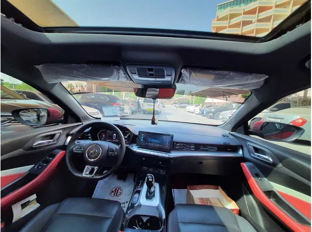 Car image 14