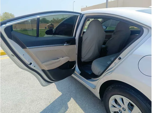Car image 13