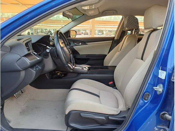 Car image 12