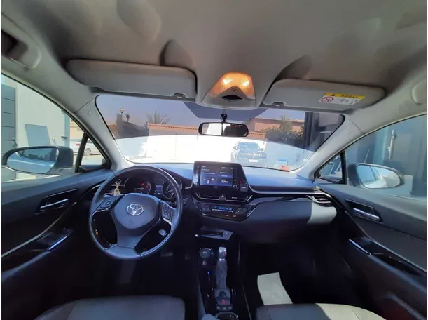 Car image 16
