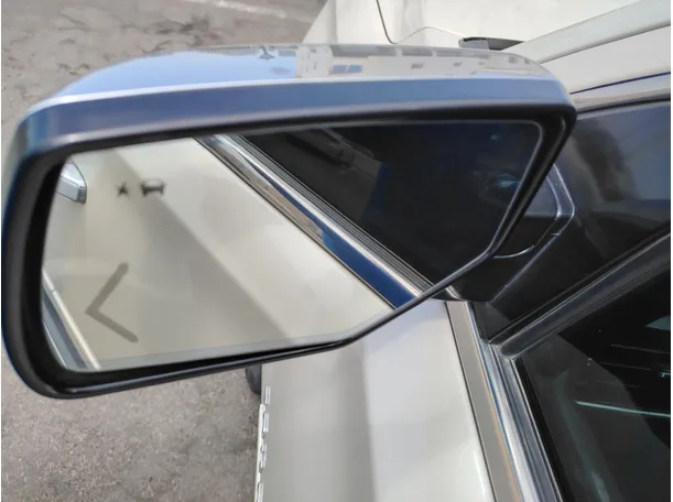 Car image 35