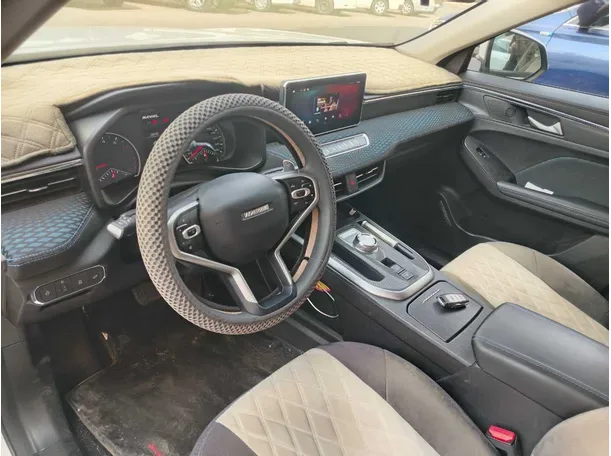 Car image 11