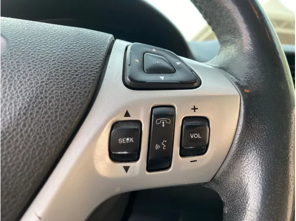 Car image 28