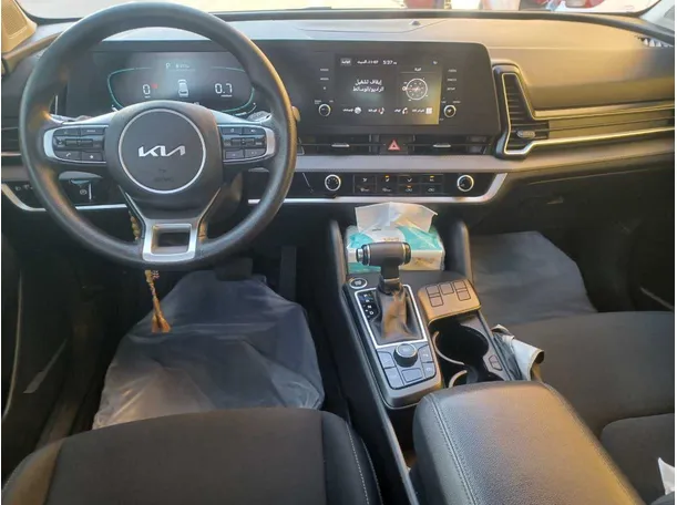 Car image 17