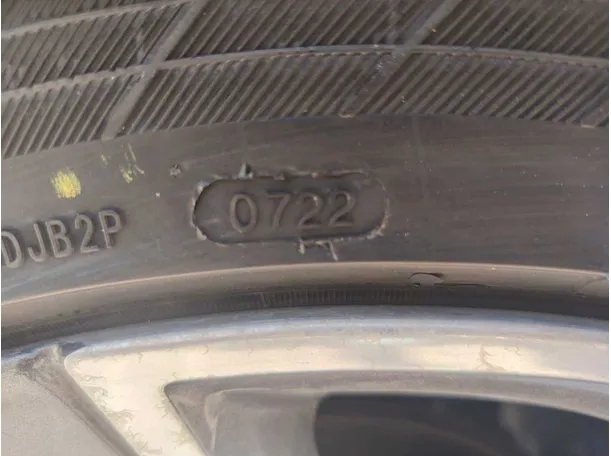 Car image 28