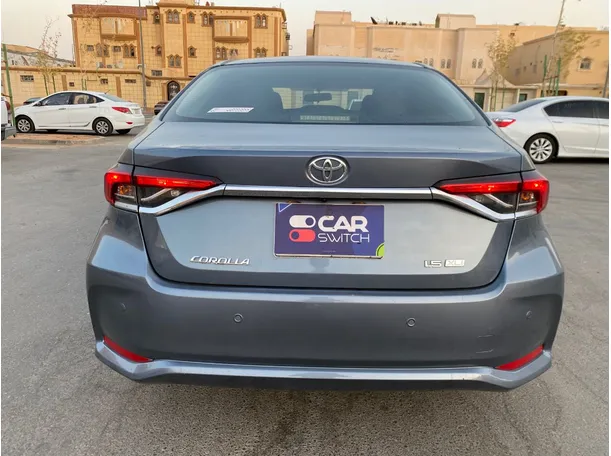 Car image 6