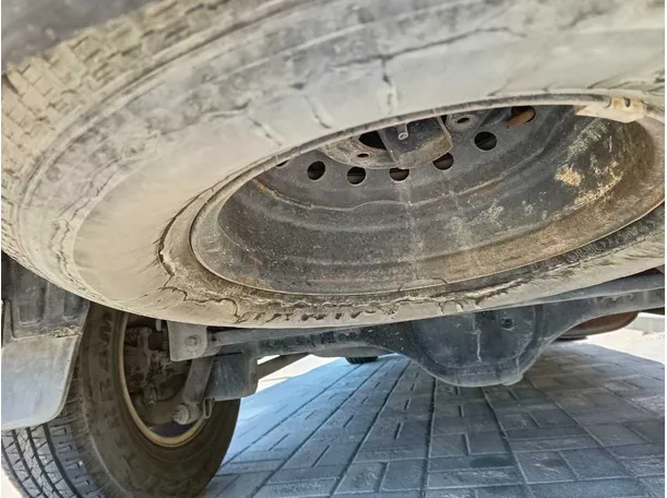 Car image 34