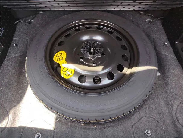 Car image 29