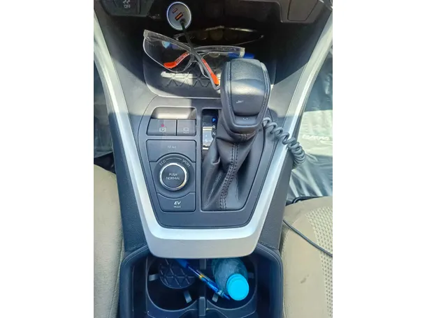 Car image 19