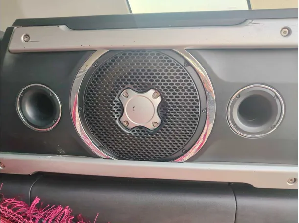 Car image 27
