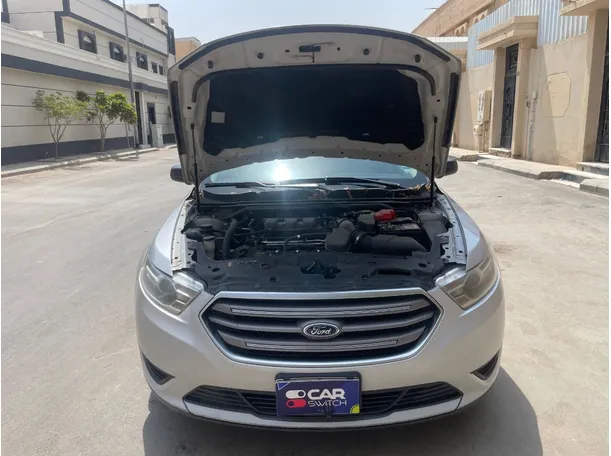 Car image 23