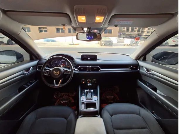 Car image 14