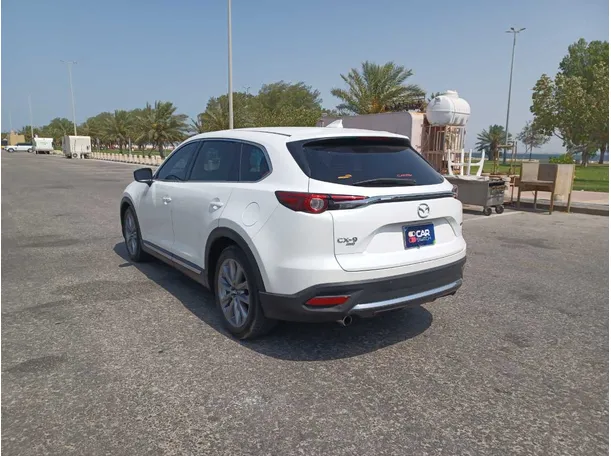 Car image 7