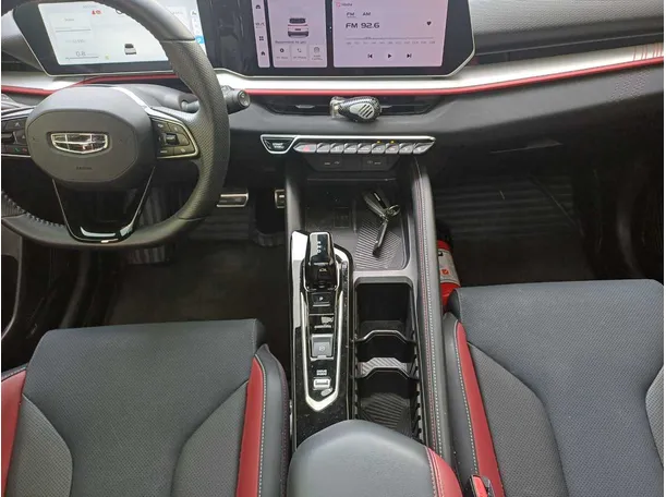 Car image 16