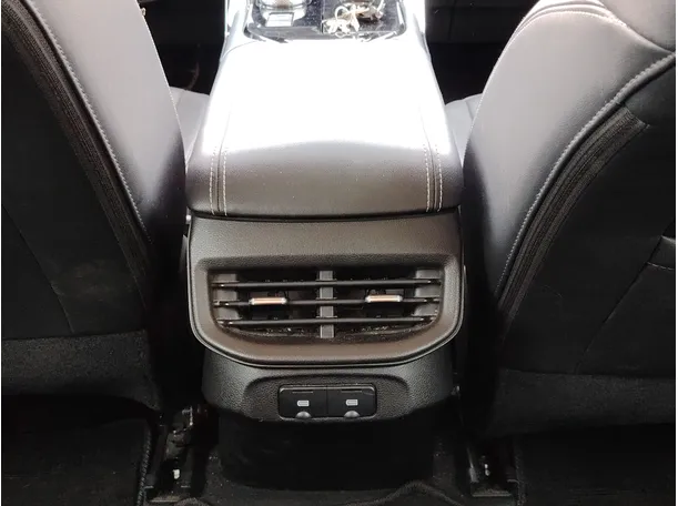 Car image 33