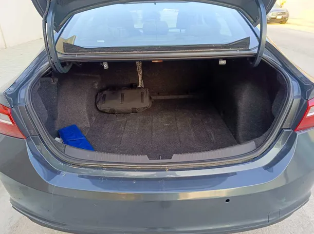 Car image 24