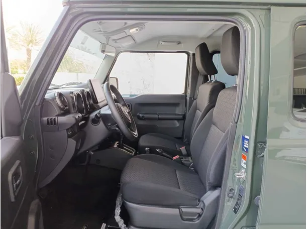 Car image 12