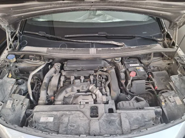 Car image 24