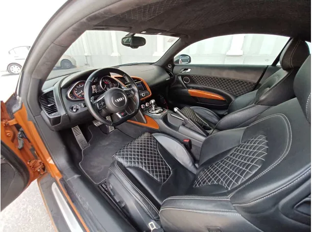 Car image 11