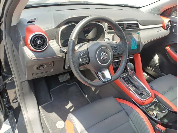 Car image 11