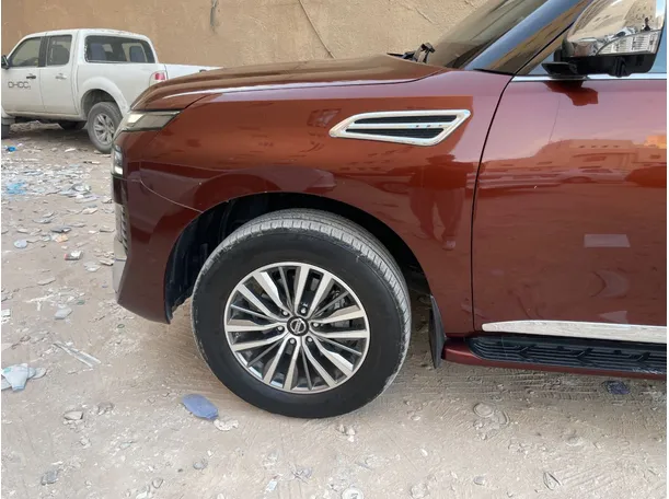 Car image 8