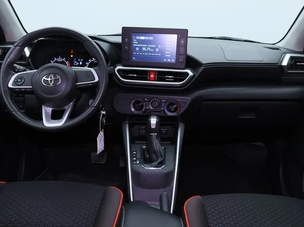 Car image 14
