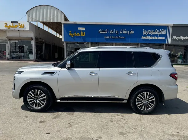 Car image 8