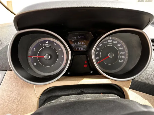 Car image 19