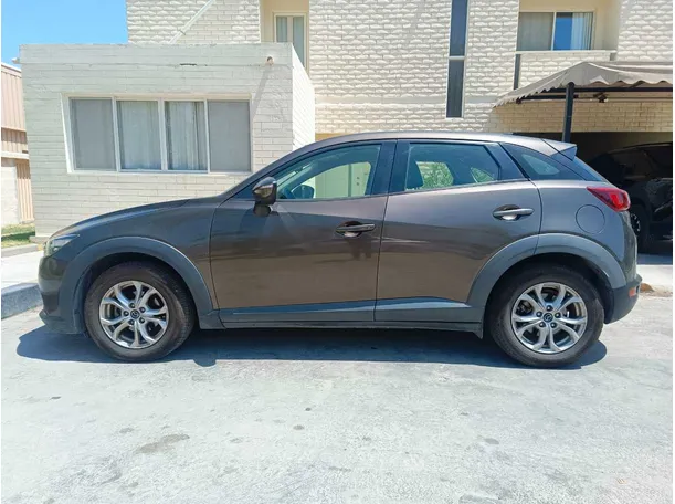 Car image 8