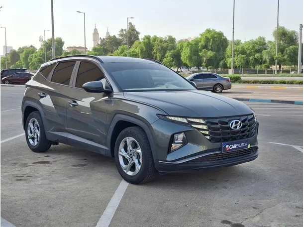 Car image 4
