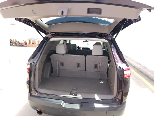 Car image 25