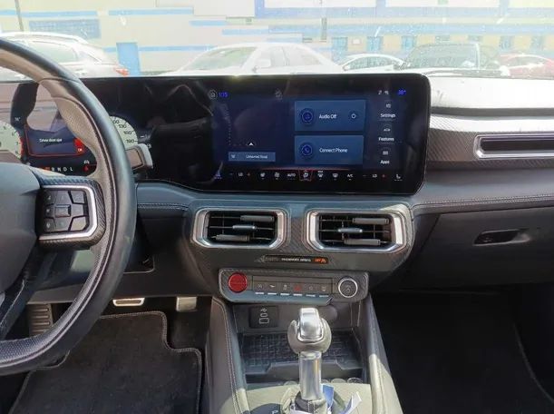 Car image 16