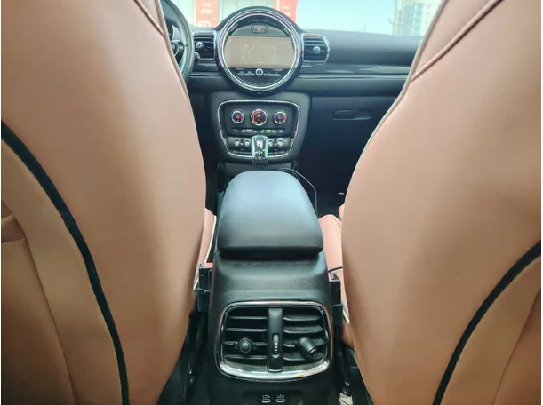 Car image 25
