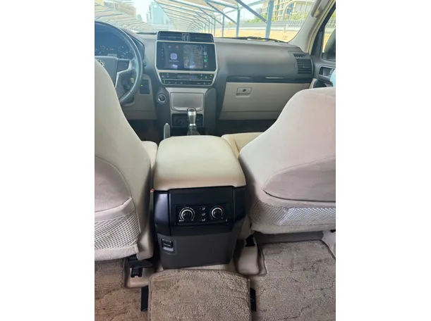 Car image 21