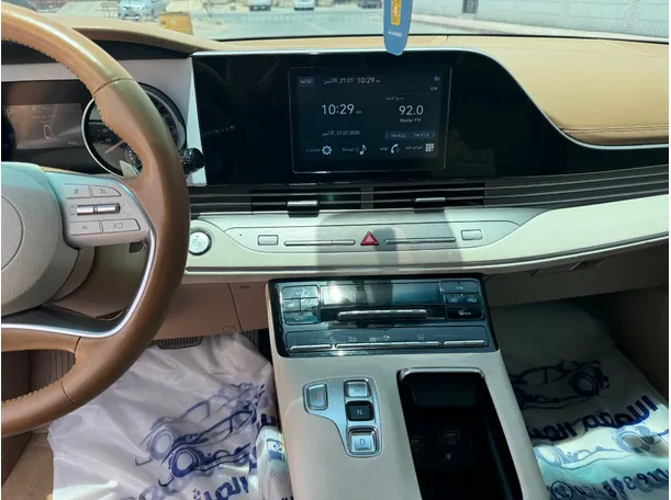 Car image 17