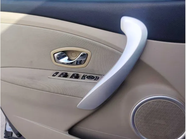 Car image 27