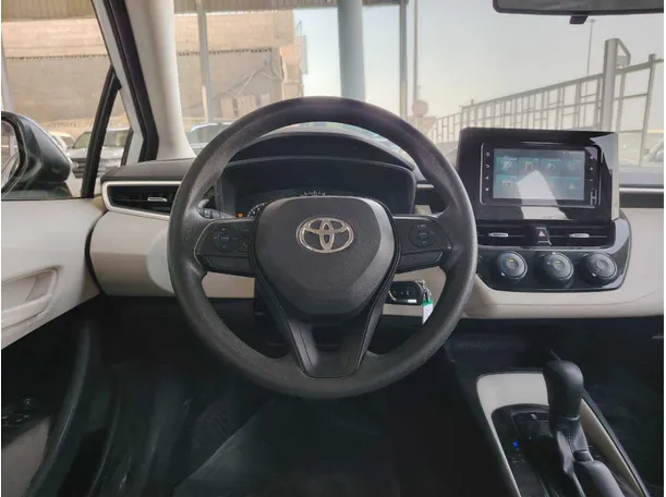 Car image 24
